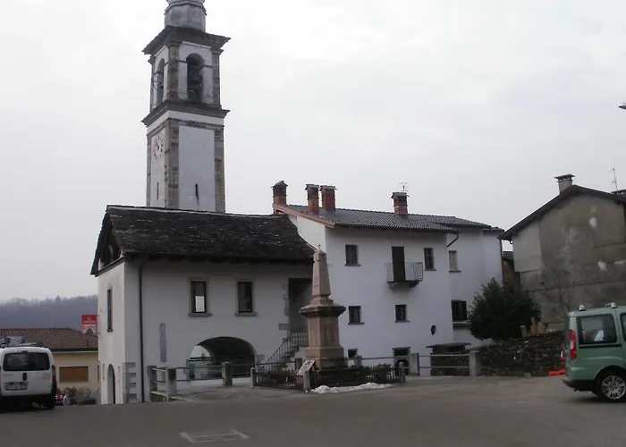 Oda ve Kahvaltı Il Castello Maggiore Con Terrazza Cossogno